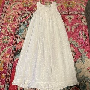 Super cute vintage white eyelet nightgown